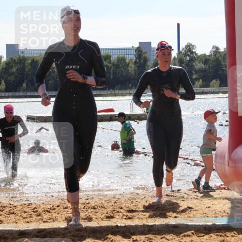 07.09.2025 - 19. Norderstedt Triathlon Luisa Fischer http://msf.ph/oto/8761529 07.09.2025 14:21:06 Schwimmen 439, 467, 1453, 1470 meine-sportfotos.de