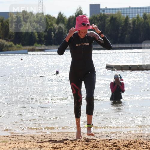 07.09.2025 - 19. Norderstedt Triathlon Luisa Fischer http://msf.ph/oto/8761559 07.09.2025 14:21:09 Schwimmen 439, 467, 1453, 1470 meine-sportfotos.de