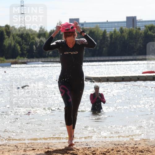 07.09.2025 - 19. Norderstedt Triathlon Luisa Fischer http://msf.ph/oto/8761564 07.09.2025 14:21:09 Schwimmen 439, 467, 1453, 1470 meine-sportfotos.de