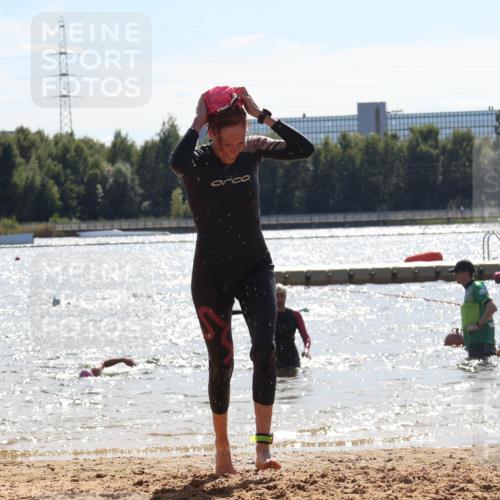 07.09.2025 - 19. Norderstedt Triathlon Luisa Fischer http://msf.ph/oto/8761568 07.09.2025 14:21:09 Schwimmen 439, 467, 1453, 1470 meine-sportfotos.de