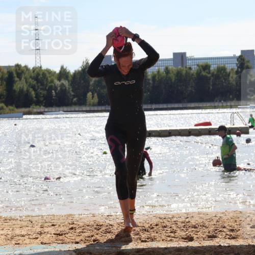07.09.2025 - 19. Norderstedt Triathlon Luisa Fischer http://msf.ph/oto/8761575 07.09.2025 14:21:10 Schwimmen 439, 467, 1453, 1470 meine-sportfotos.de