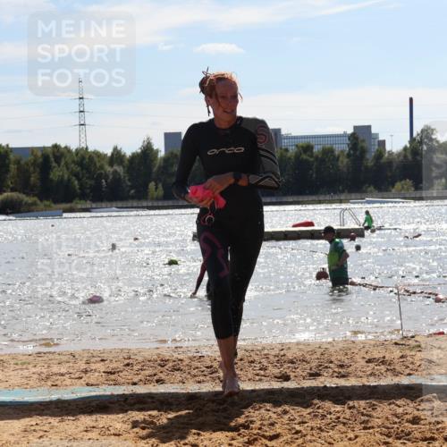 07.09.2025 - 19. Norderstedt Triathlon Luisa Fischer http://msf.ph/oto/8761582 07.09.2025 14:21:10 Schwimmen 439, 467, 1453, 1470 meine-sportfotos.de