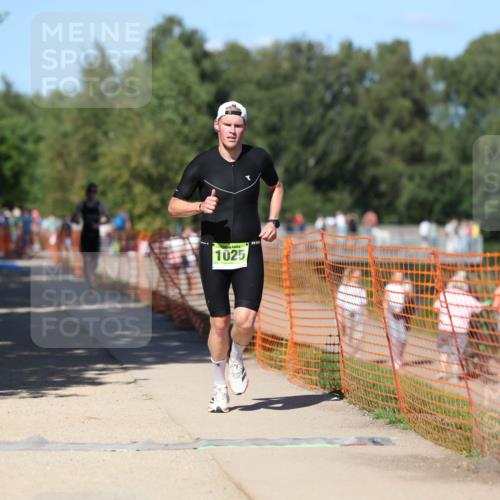 07.09.2025 - 19. Norderstedt Triathlon Michael Strokosch http://msf.ph/oto/8761588 07.09.2025 14:59:36 Laufen 1025 meine-sportfotos.de