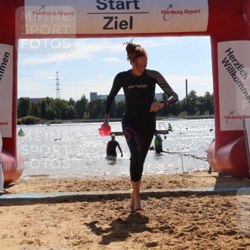 07.09.2025 - 19. Norderstedt Triathlon Luisa Fischer http://msf.ph/oto/8761594 07.09.2025 14:21:11 Schwimmen 439, 467, 1453, 1470 meine-sportfotos.de