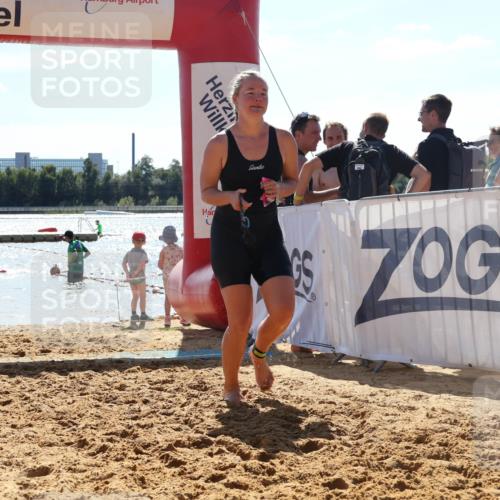 07.09.2025 - 19. Norderstedt Triathlon Luisa Fischer http://msf.ph/oto/8761635 07.09.2025 14:21:24 Schwimmen 1422, 1474 meine-sportfotos.de