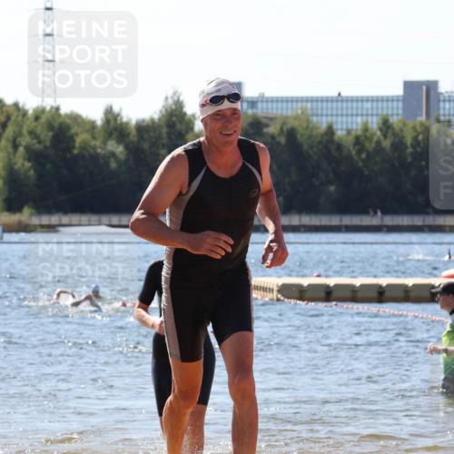 07.09.2025 - 19. Norderstedt Triathlon Luisa Fischer http://msf.ph/oto/8761674 07.09.2025 12:09:26 Schwimmen 167, 171, 798, 813, 847, 1234, 1376 meine-sportfotos.de