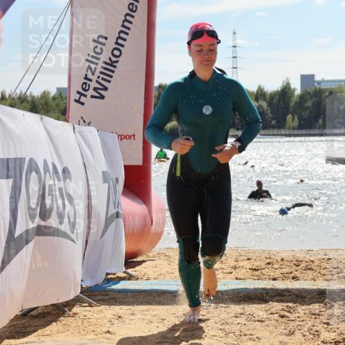 07.09.2025 - 19. Norderstedt Triathlon Luisa Fischer http://msf.ph/oto/8761687 07.09.2025 14:21:44 Schwimmen 365, 430 meine-sportfotos.de