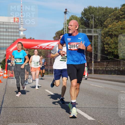 07.09.2025 - BARMER Alsterlauf Yannick Fuchs http://msf.ph/oto/8761692 07.09.2025 09:40:48 Laufen 4785, 4551, 4884, 2891, 76 meine-sportfotos.de