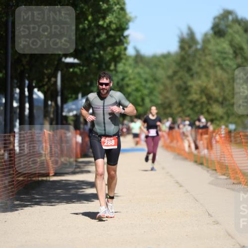 07.09.2025 - 19. Norderstedt Triathlon Michael Strokosch http://msf.ph/oto/8761697 07.09.2025 13:17:24 Laufen 288, 323, 330 meine-sportfotos.de