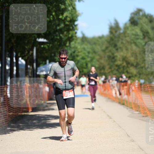 07.09.2025 - 19. Norderstedt Triathlon Michael Strokosch http://msf.ph/oto/8761706 07.09.2025 13:17:24 Laufen 288, 323, 330 meine-sportfotos.de