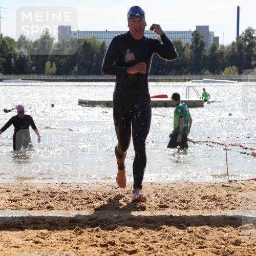 07.09.2025 - 19. Norderstedt Triathlon Luisa Fischer http://msf.ph/oto/8761714 07.09.2025 14:21:52 Schwimmen 430, 1510 meine-sportfotos.de