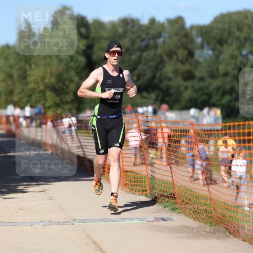07.09.2025 - 19. Norderstedt Triathlon Michael Strokosch http://msf.ph/oto/8761742 07.09.2025 14:59:45 Laufen 995 meine-sportfotos.de