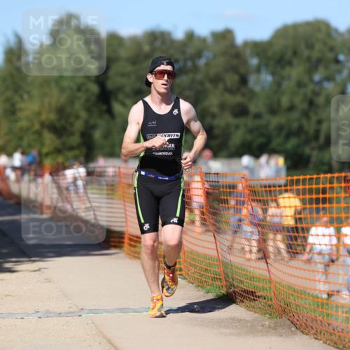 07.09.2025 - 19. Norderstedt Triathlon Michael Strokosch http://msf.ph/oto/8761782 07.09.2025 14:59:45 Laufen 995 meine-sportfotos.de