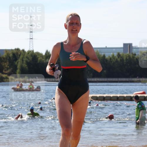 07.09.2025 - 19. Norderstedt Triathlon Luisa Fischer http://msf.ph/oto/8761792 07.09.2025 12:10:06 Schwimmen 194 meine-sportfotos.de