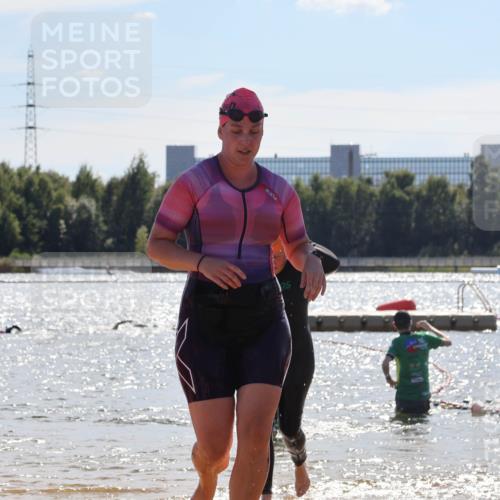 07.09.2025 - 19. Norderstedt Triathlon Luisa Fischer http://msf.ph/oto/8761825 07.09.2025 14:22:38 Schwimmen 408, 443, 454, 457, 459, 1484 meine-sportfotos.de