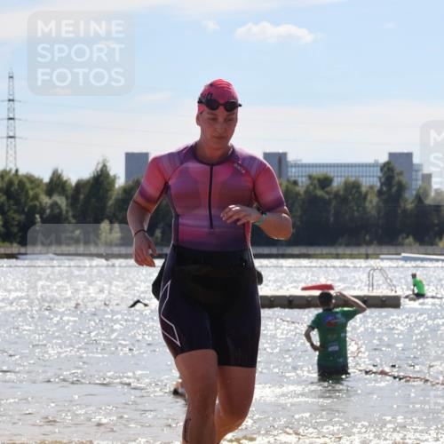 07.09.2025 - 19. Norderstedt Triathlon Luisa Fischer http://msf.ph/oto/8761831 07.09.2025 14:22:38 Schwimmen 408, 443, 454, 457, 459, 1484 meine-sportfotos.de
