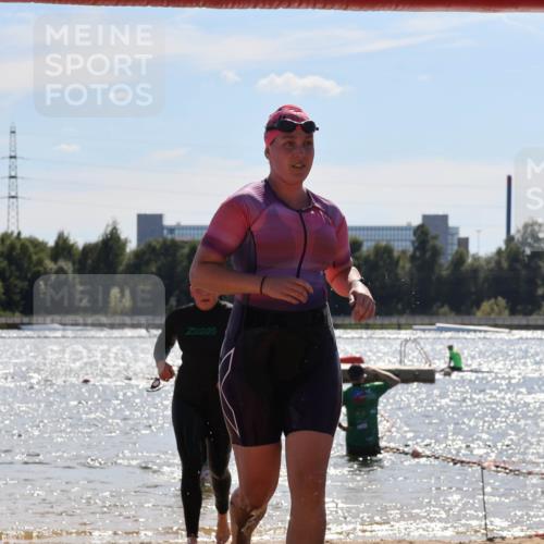 07.09.2025 - 19. Norderstedt Triathlon Luisa Fischer http://msf.ph/oto/8761838 07.09.2025 14:22:39 Schwimmen 408, 443, 454, 457, 459, 1484 meine-sportfotos.de