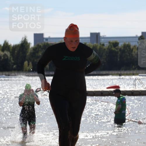 07.09.2025 - 19. Norderstedt Triathlon Luisa Fischer http://msf.ph/oto/8761854 07.09.2025 14:22:41 Schwimmen 408, 443, 454, 457, 459, 1484, 1489 meine-sportfotos.de