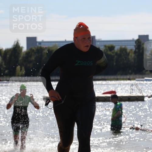 07.09.2025 - 19. Norderstedt Triathlon Luisa Fischer http://msf.ph/oto/8761857 07.09.2025 14:22:41 Schwimmen 408, 443, 454, 457, 459, 1484, 1489 meine-sportfotos.de