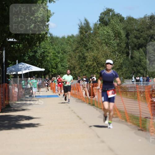 07.09.2025 - 19. Norderstedt Triathlon Michael Strokosch http://msf.ph/oto/8761870 07.09.2025 13:17:39 Laufen 750, 777 meine-sportfotos.de