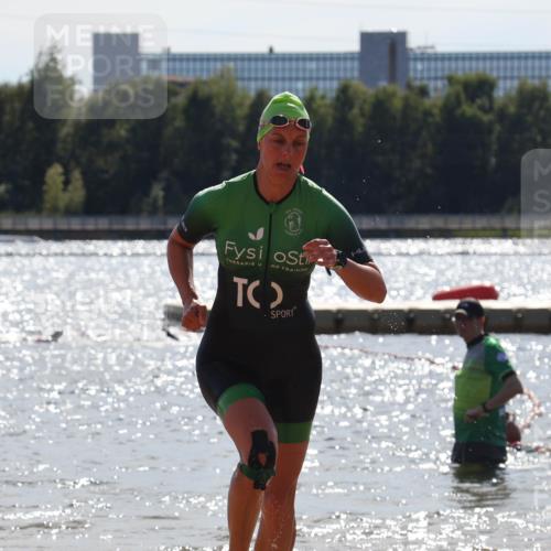07.09.2025 - 19. Norderstedt Triathlon Luisa Fischer http://msf.ph/oto/8761888 07.09.2025 14:22:44 Schwimmen 408, 443, 454, 457, 459, 1484, 1489 meine-sportfotos.de