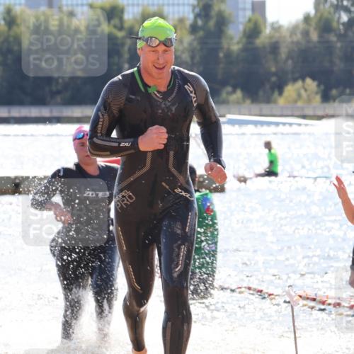 07.09.2025 - 19. Norderstedt Triathlon Luisa Fischer http://msf.ph/oto/8761930 07.09.2025 14:23:26 Schwimmen 453, 1490 meine-sportfotos.de