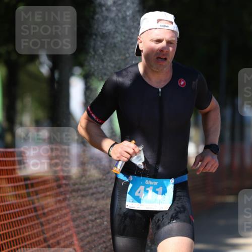 07.09.2025 - 19. Norderstedt Triathlon Michael Strokosch http://msf.ph/oto/8761935 07.09.2025 15:00:07 Laufen 411, 1012 meine-sportfotos.de