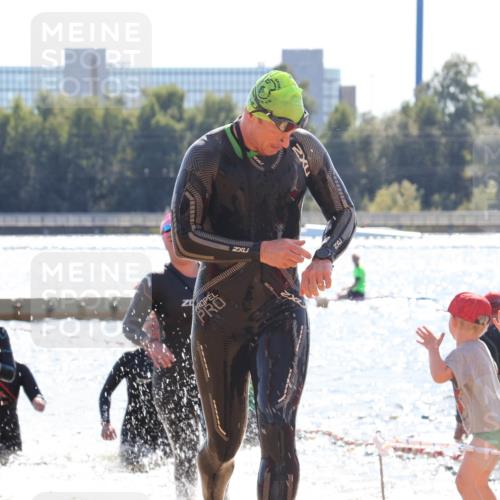 07.09.2025 - 19. Norderstedt Triathlon Luisa Fischer http://msf.ph/oto/8761938 07.09.2025 14:23:27 Schwimmen 437, 453, 1490 meine-sportfotos.de