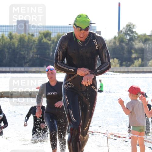 07.09.2025 - 19. Norderstedt Triathlon Luisa Fischer http://msf.ph/oto/8761941 07.09.2025 14:23:27 Schwimmen 437, 453, 1490 meine-sportfotos.de