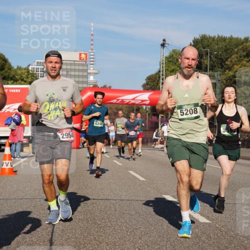 07.09.2025 - BARMER Alsterlauf Yannick Fuchs http://msf.ph/oto/8762023 07.09.2025 09:40:55 Laufen 8469, 10, 5208, 2954, 6249, 6244, 55 meine-sportfotos.de