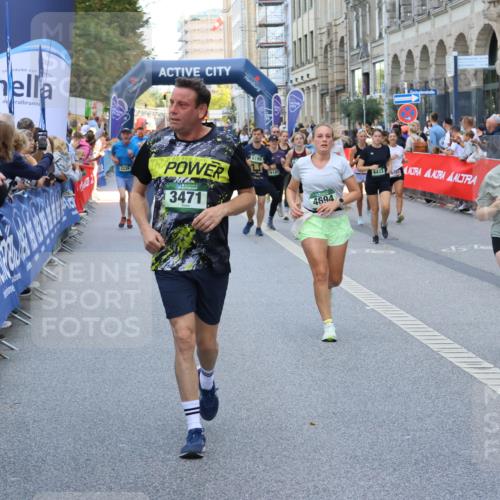 07.09.2025 - BARMER Alsterlauf Strokosch-Dieckow http://msf.ph/oto/8762025 07.09.2025 10:12:32 Ziel 2007, 2041, 2049, 2432, 2462, 2560, 2649, 2707, 3182, 3353, 3580, 3640, 4100, 4397, 4462, 4571, 4572, 4577, 4789, 5919, 8046, 8058, 8060, 8125 meine-sportfotos.de