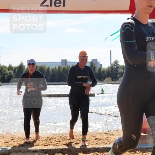 07.09.2025 - 19. Norderstedt Triathlon Luisa Fischer http://msf.ph/oto/8762041 07.09.2025 14:23:35 Schwimmen 437, 453, 1424, 1486, 1490 meine-sportfotos.de