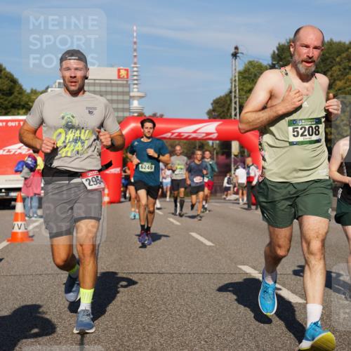 07.09.2025 - BARMER Alsterlauf Yannick Fuchs http://msf.ph/oto/8762046 07.09.2025 09:40:55 Laufen 10, 2954, 6249, 5208, 559, 76 meine-sportfotos.de