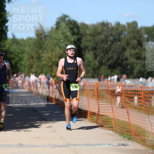 07.09.2025 - 19. Norderstedt Triathlon Michael Strokosch http://msf.ph/oto/8762068 07.09.2025 15:00:16 Laufen 963, 999 meine-sportfotos.de