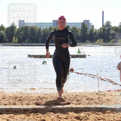 07.09.2025 - 19. Norderstedt Triathlon Luisa Fischer http://msf.ph/oto/8762097 07.09.2025 14:25:38 Schwimmen 464 meine-sportfotos.de