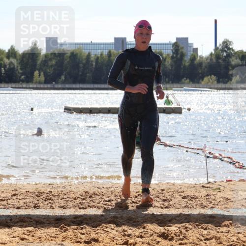 07.09.2025 - 19. Norderstedt Triathlon Luisa Fischer http://msf.ph/oto/8762100 07.09.2025 14:25:38 Schwimmen 464 meine-sportfotos.de