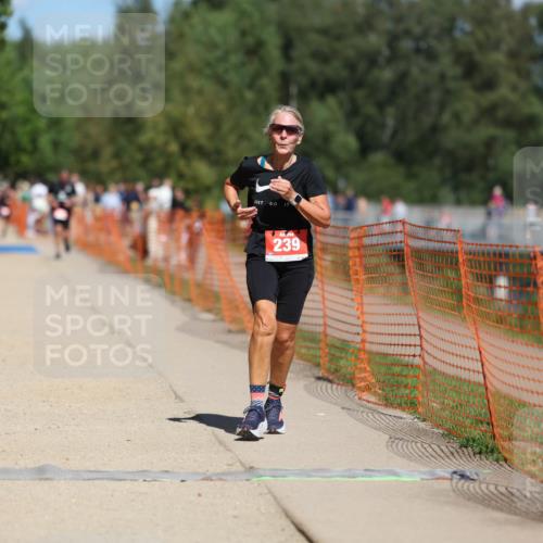 07.09.2025 - 19. Norderstedt Triathlon Michael Strokosch http://msf.ph/oto/8762133 07.09.2025 13:17:57 Laufen 157, 239, 1216 meine-sportfotos.de