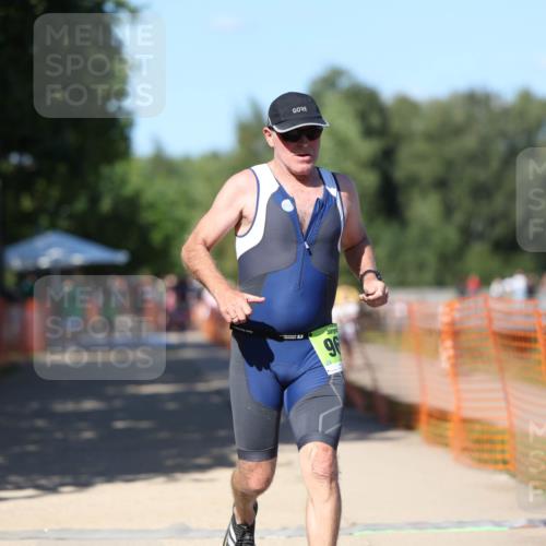 07.09.2025 - 19. Norderstedt Triathlon Michael Strokosch http://msf.ph/oto/8762195 07.09.2025 15:00:18 Laufen 963, 999 meine-sportfotos.de
