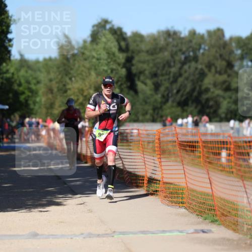 07.09.2025 - 19. Norderstedt Triathlon Michael Strokosch http://msf.ph/oto/8762242 07.09.2025 15:00:33 Laufen 984, 985 meine-sportfotos.de