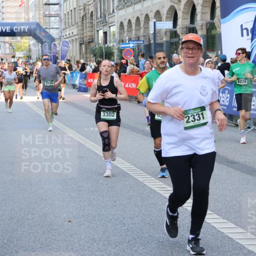 07.09.2025 - BARMER Alsterlauf Strokosch-Dieckow http://msf.ph/oto/8762293 07.09.2025 10:12:26 Ziel 2041, 2049, 2432, 2462, 2649, 3182, 3353, 3448, 3486, 3580, 3880, 3973, 4100, 4136, 4280, 4397, 4462, 4571, 4572, 4789, 4792, 4852, 5732, 5865, 5897, 5919, 8046, 8058, 8060, 8061, 8125, 8357 meine-sportfotos.de
