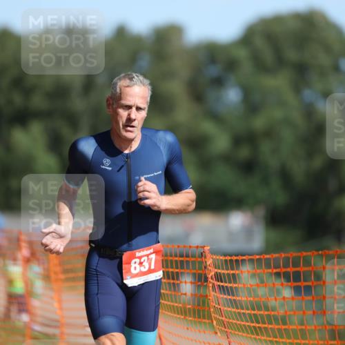 07.09.2025 - 19. Norderstedt Triathlon Michael Strokosch http://msf.ph/oto/8762298 07.09.2025 12:08:35 Laufen 837 meine-sportfotos.de