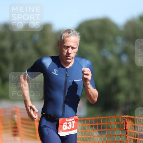 07.09.2025 - 19. Norderstedt Triathlon Michael Strokosch http://msf.ph/oto/8762310 07.09.2025 12:08:35 Laufen 837 meine-sportfotos.de
