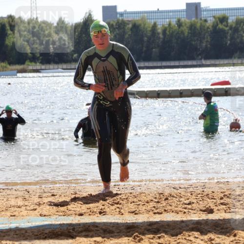 07.09.2025 - 19. Norderstedt Triathlon Luisa Fischer http://msf.ph/oto/8762328 07.09.2025 14:26:41 Schwimmen 448, 1488 meine-sportfotos.de