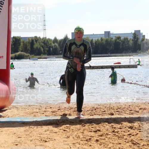 07.09.2025 - 19. Norderstedt Triathlon Luisa Fischer http://msf.ph/oto/8762337 07.09.2025 14:26:42 Schwimmen 448, 1488 meine-sportfotos.de
