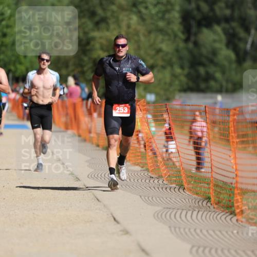 07.09.2025 - 19. Norderstedt Triathlon Michael Strokosch http://msf.ph/oto/8762343 07.09.2025 12:08:48 Laufen 185, 253, 806 meine-sportfotos.de