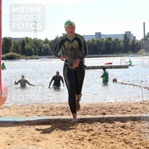 07.09.2025 - 19. Norderstedt Triathlon Luisa Fischer http://msf.ph/oto/8762346 07.09.2025 14:26:42 Schwimmen 448, 1488 meine-sportfotos.de