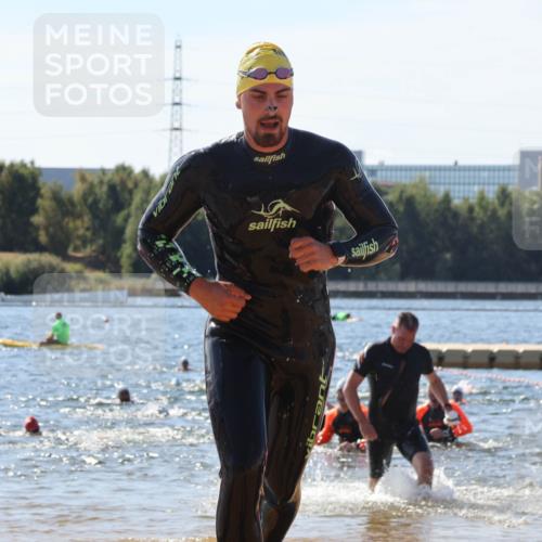 07.09.2025 - 19. Norderstedt Triathlon Luisa Fischer http://msf.ph/oto/8762366 07.09.2025 12:11:09 Schwimmen 145, 183, 712, 1238, 1283 meine-sportfotos.de