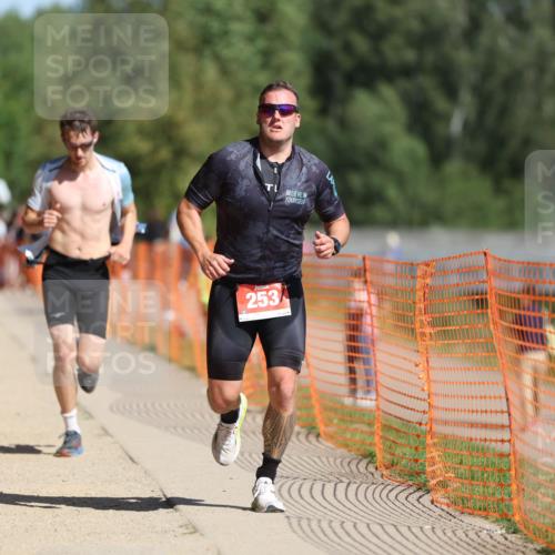 07.09.2025 - 19. Norderstedt Triathlon Michael Strokosch http://msf.ph/oto/8762391 07.09.2025 12:08:50 Laufen 185, 253, 806, 1244 meine-sportfotos.de