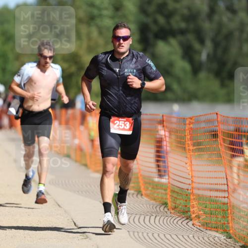 07.09.2025 - 19. Norderstedt Triathlon Michael Strokosch http://msf.ph/oto/8762399 07.09.2025 12:08:50 Laufen 185, 253, 806, 1244 meine-sportfotos.de