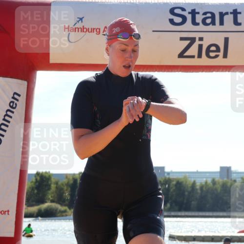 07.09.2025 - 19. Norderstedt Triathlon Luisa Fischer http://msf.ph/oto/8762410 07.09.2025 14:27:10 Schwimmen 390 meine-sportfotos.de